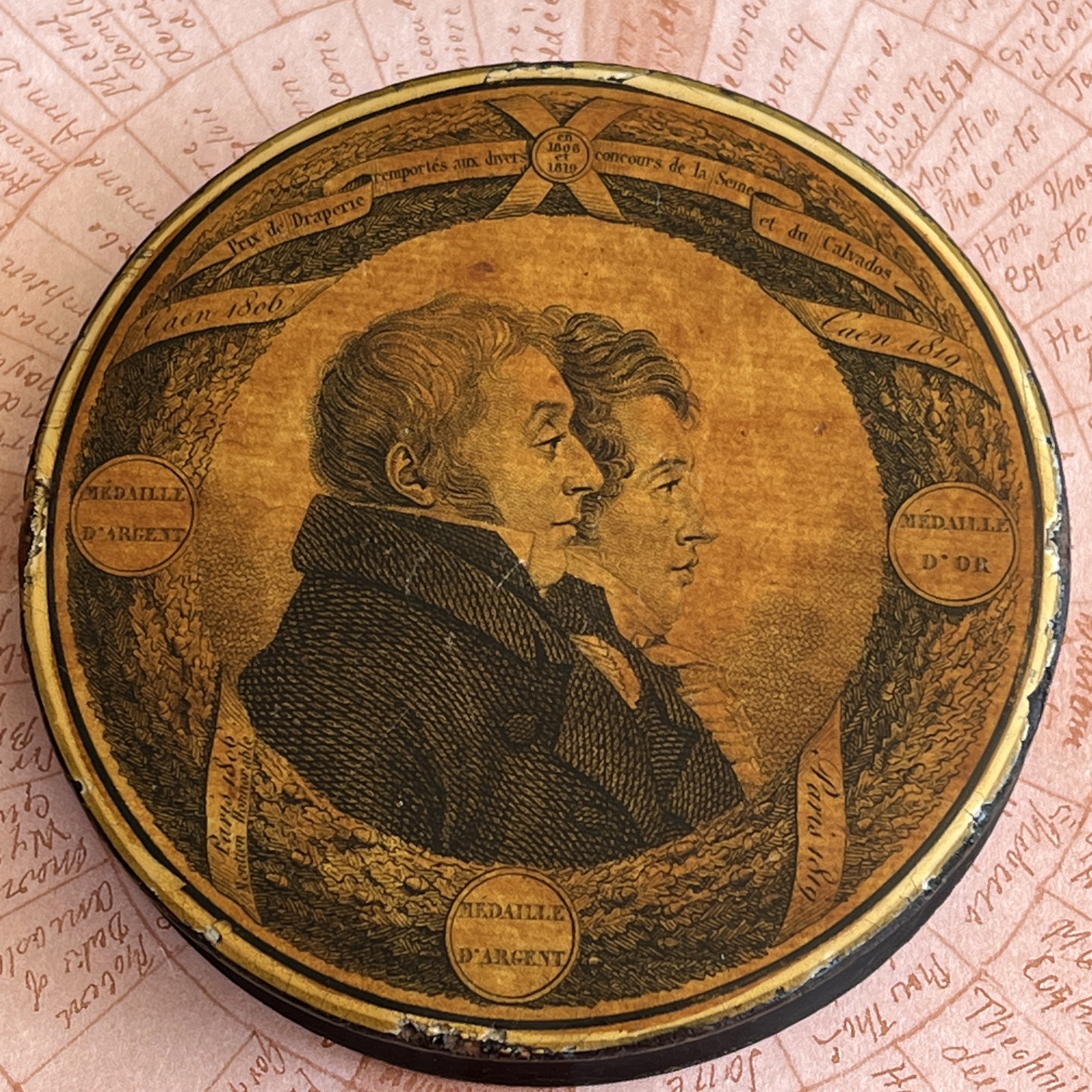 Rare Snuff Box Papier Mache Double Sided Blon Cloth Factory Vaudry France C 1819
