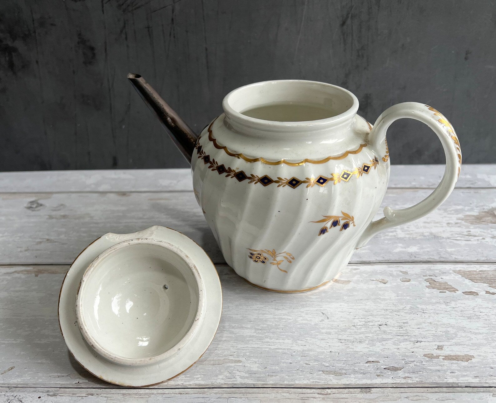1785 Worcester Porcelain Teapot Flight Period Mark Make Do Spout