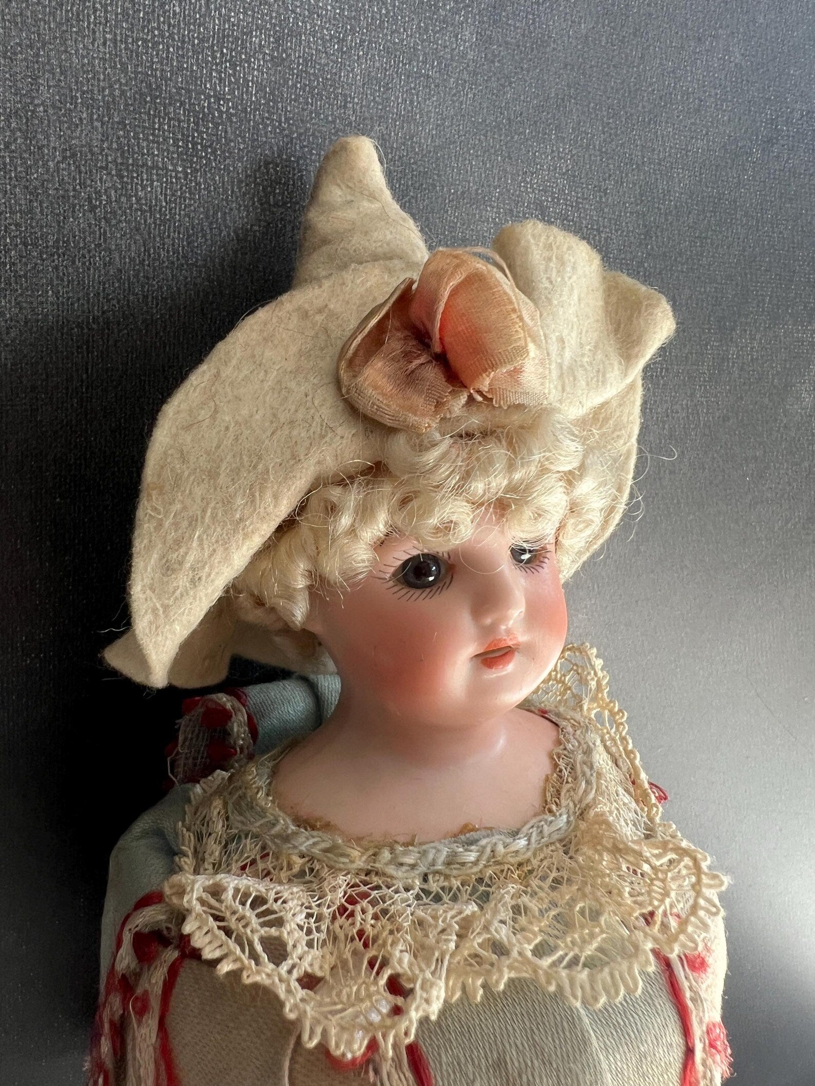 Small Schoenau & Hoffmeister Musical Marotte Doll 4700/14 Circa 1905 Fully Working
