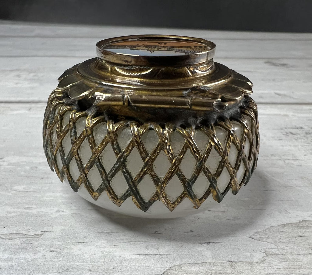Antique Palais Royal Miniature White Opaline Round Box Palais de Justice Paris C 1840 AF