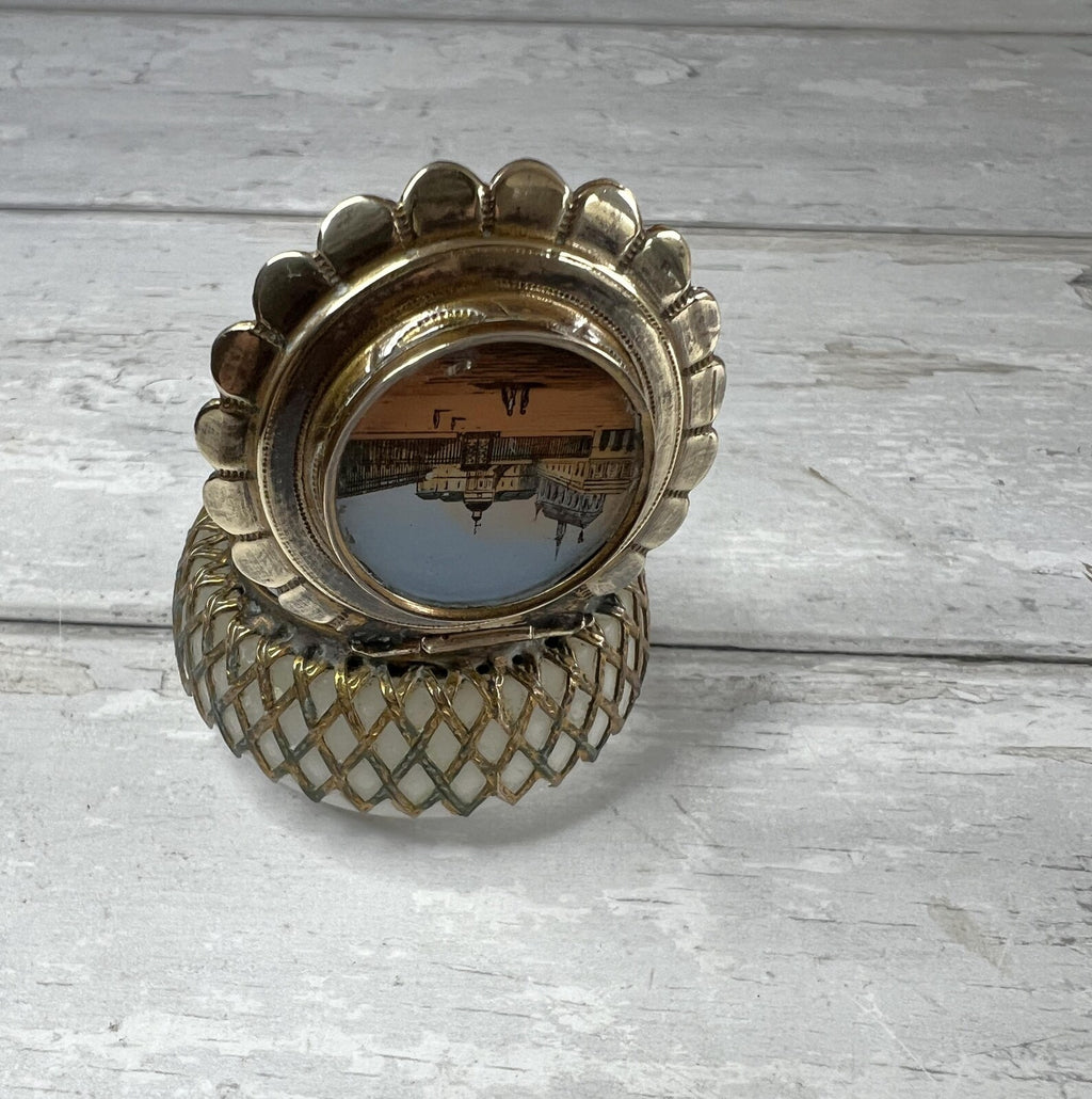 Antique Palais Royal Miniature White Opaline Round Box Palais de Justice Paris C 1840 AF