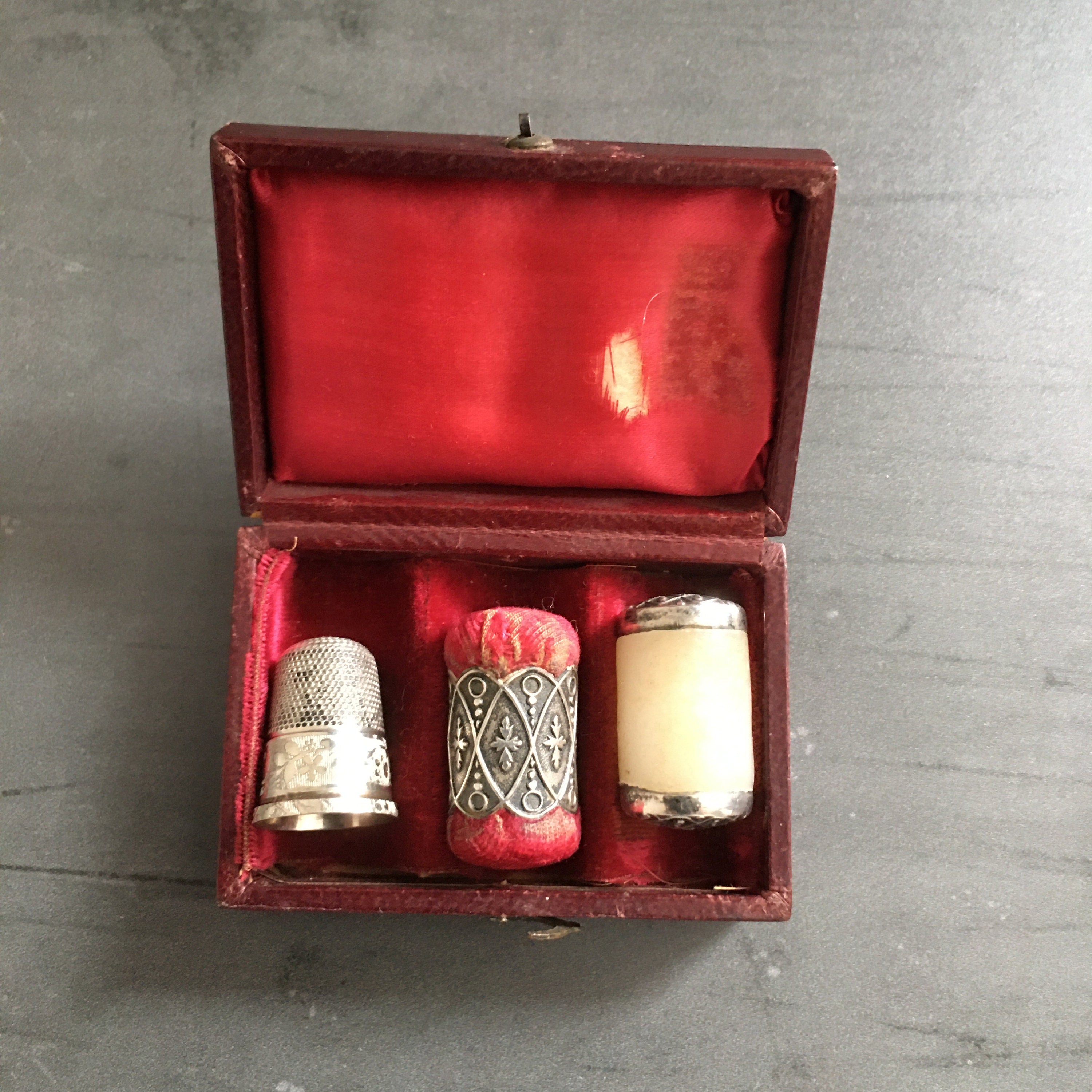 Antique Georgian Sewing Etui Sterling Silver Thimble Pin Cushion Waxer 1830s