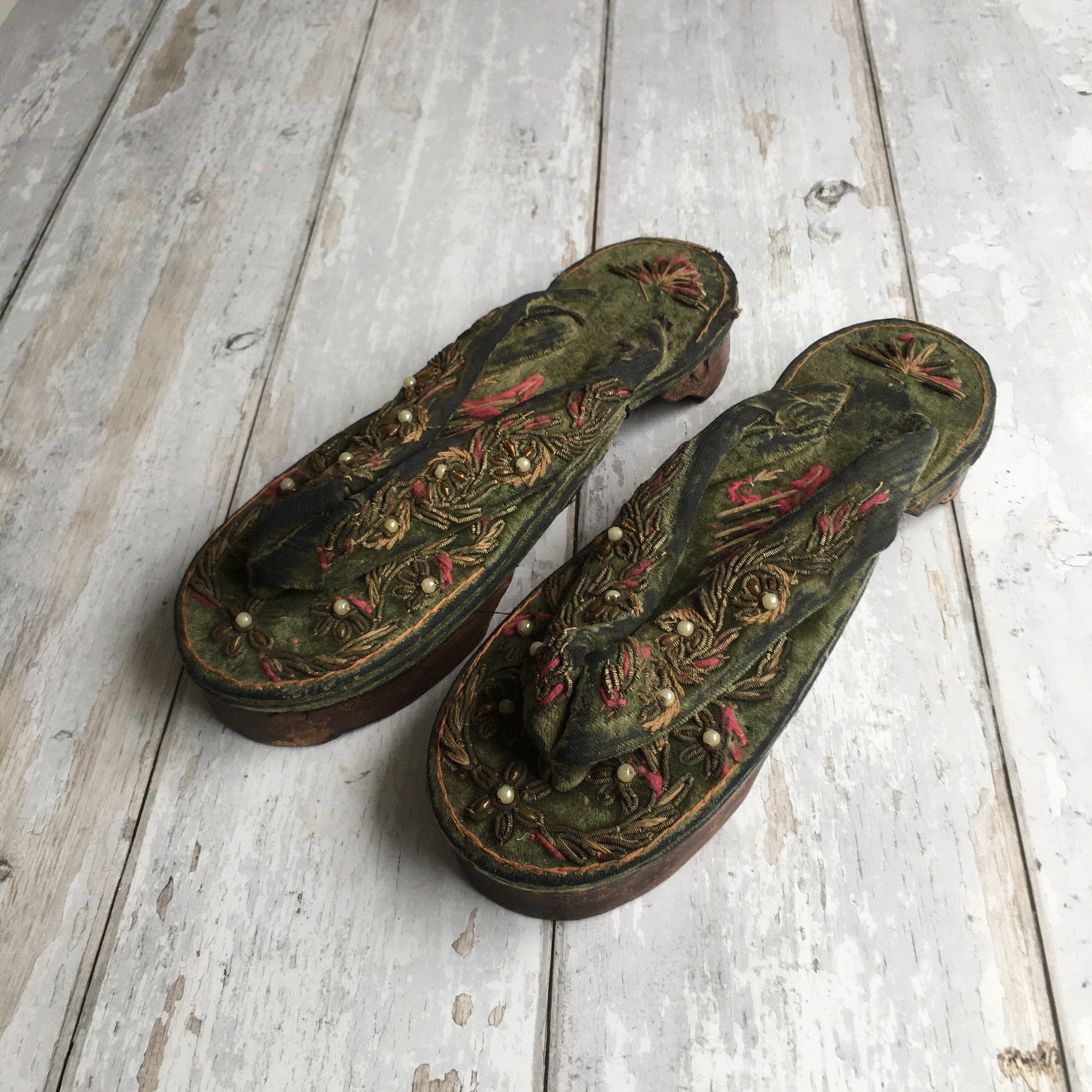 Vintage Ethnic Womens Shoes Wooden Sandals Velvet Embroidery