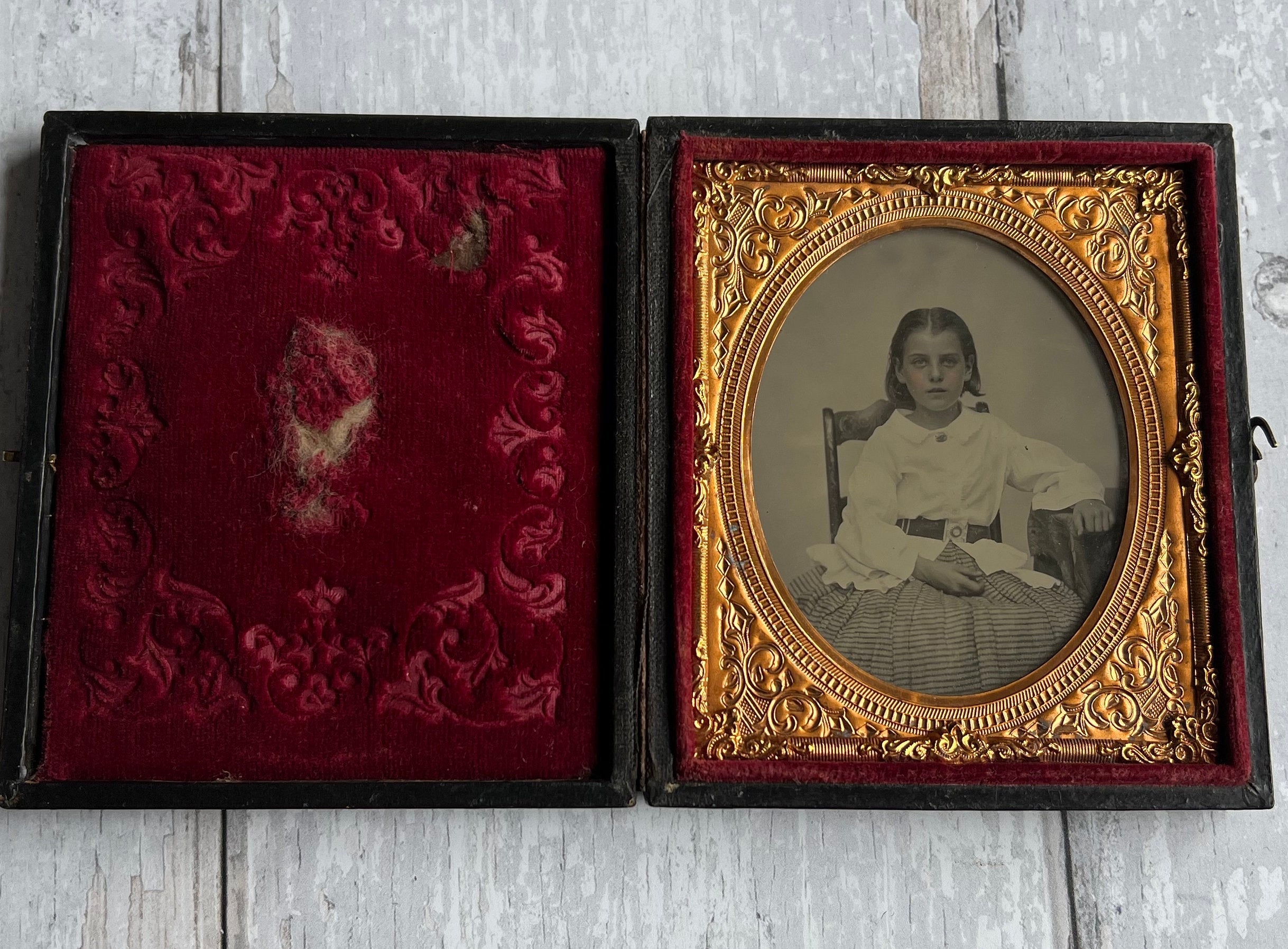 19th Century PAIR Victorian Mother And Daughter Cased Hand Tinted Ambrotype Photograph Sixth Plate