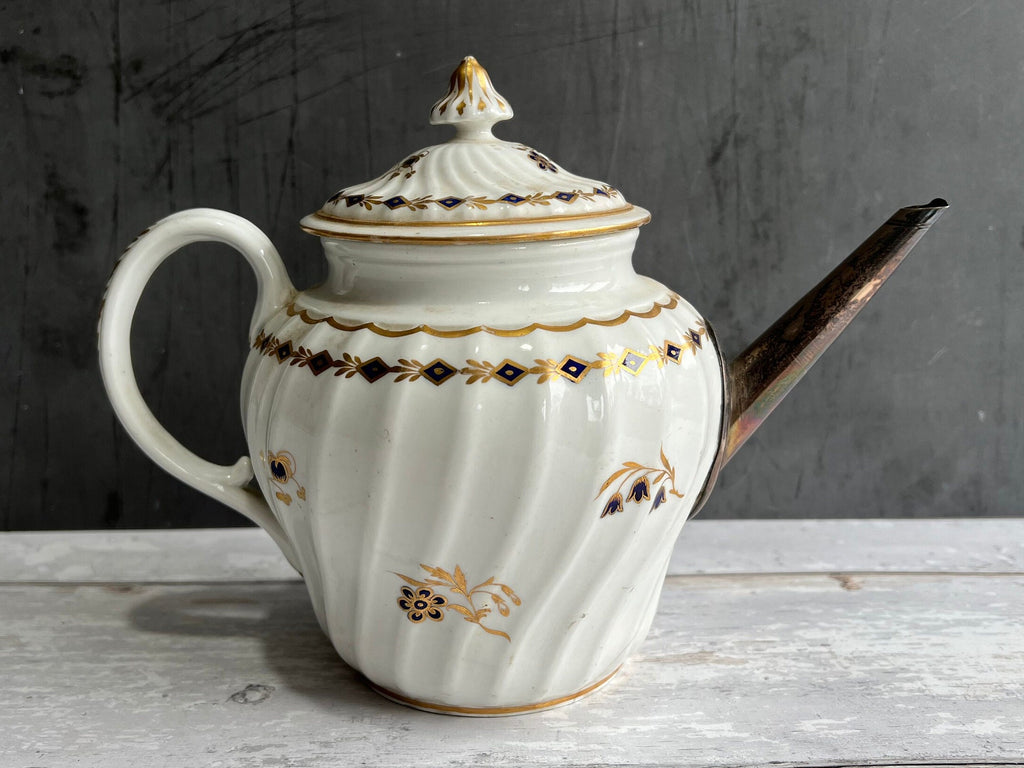1785 Worcester Porcelain Teapot Flight Period Mark Make Do Spout