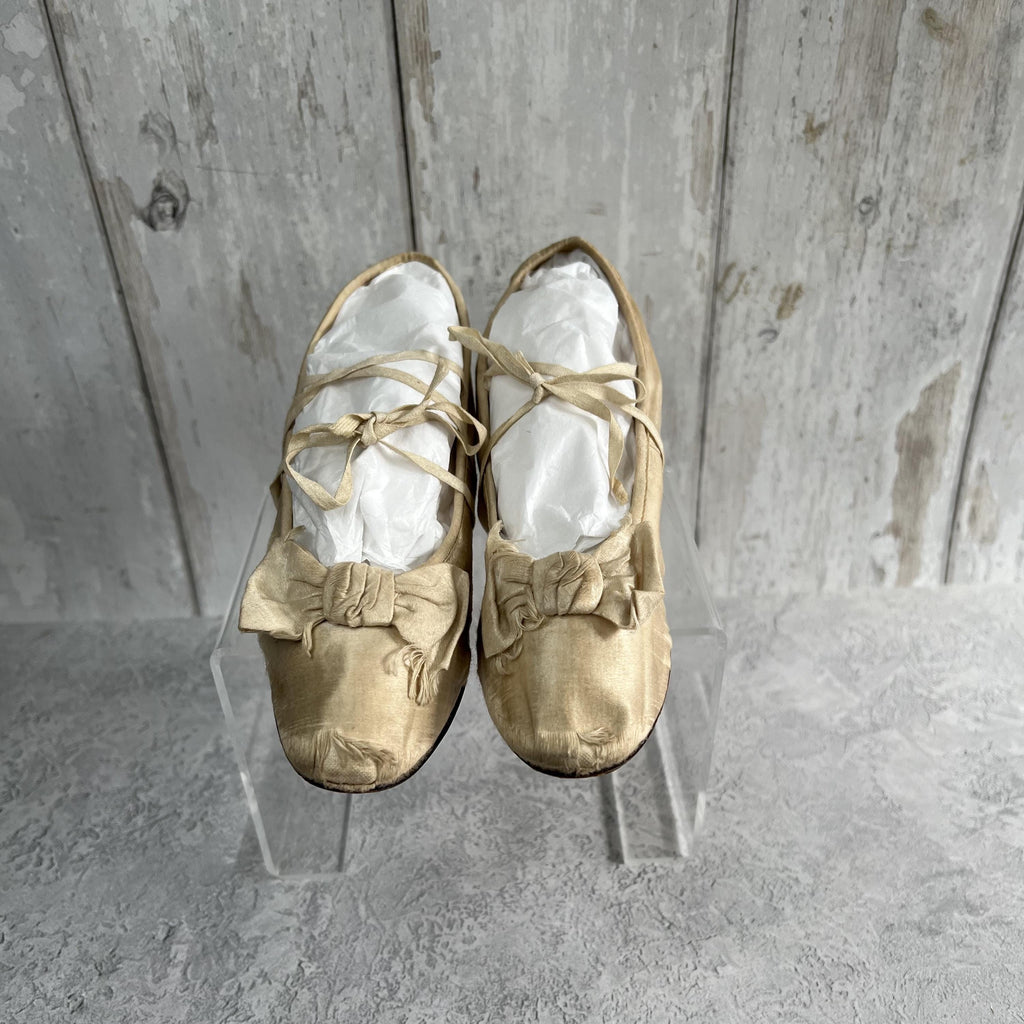 19th Century Victorian Girls Silk Wedding Shoes Louis Heel Circa 1880 AF