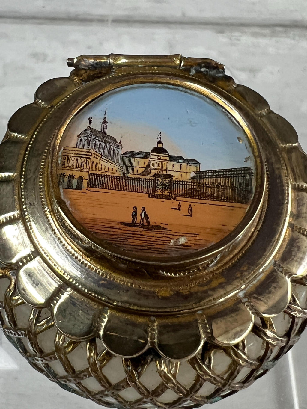 Antique Palais Royal Miniature White Opaline Round Box Palais de Justice Paris C 1840 AF